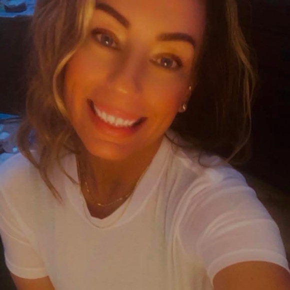 Meet your Posher, Katie - Picture 3 of 3